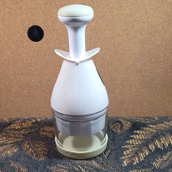 Princess House Food Chopper - Picture 3 of 5